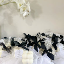 Load image into Gallery viewer, Personalised Wedding Favours. Baby Bubbles
